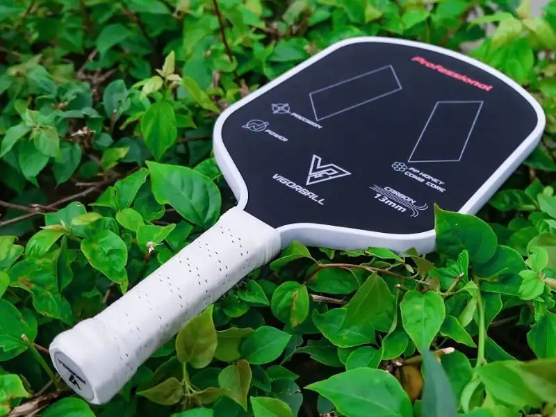 Tay cầm vợt Pickleball 3k Carbon có khả năng chống thấm nước tốt, khả năng thấm hút mồ hôi hiệu quả