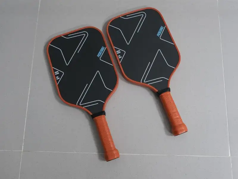 Hình ảnh thực tế Vợt Pickleball T700 CARBON FIBRE chụp tại Thể thao HQ