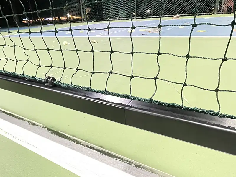 Lưới trụ Pickleball thi đấu 303704-P thiết kế bằng tay quay