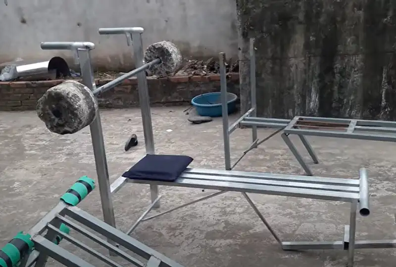 Chuẩn bị nguyên liệu cần thiết trước khi làm ghế tập tạ tại nhà