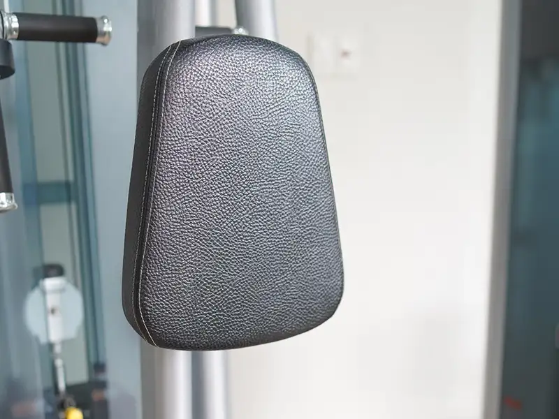 Máy ép ngực vai Impulse IT9515 (Pec Fly - Rear Delt) 10 Tựa ghế êm ái có bọc da chống thấm tốt