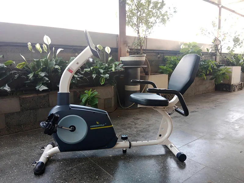 người già nên tập xe đạp  phục hồi chức năng