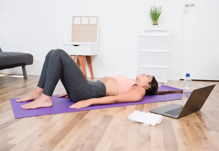 tập gập bụng cho nữ